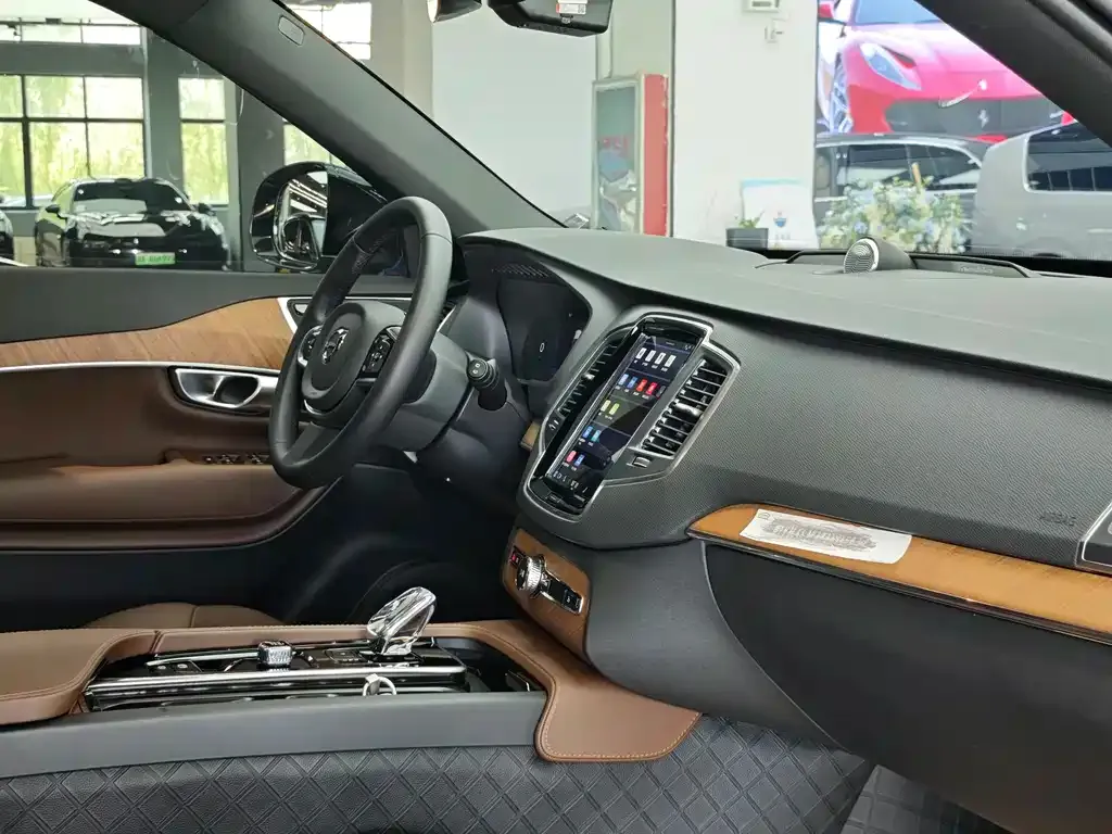 Volvo XC90 2024 из CN, фото 9