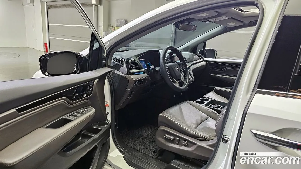 Honda Odyssey — фото 10