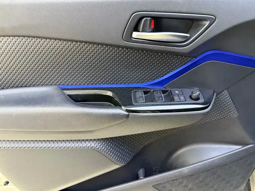 Toyota C-HR 2022 из CN, фото 9