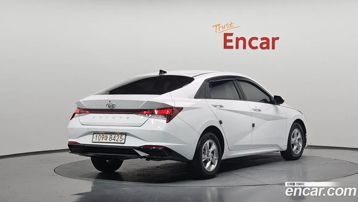 Hyundai AVANTE — фото 2