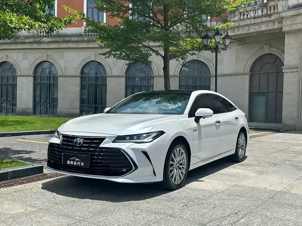 Toyota Avalon 2023 из CN, фото 1