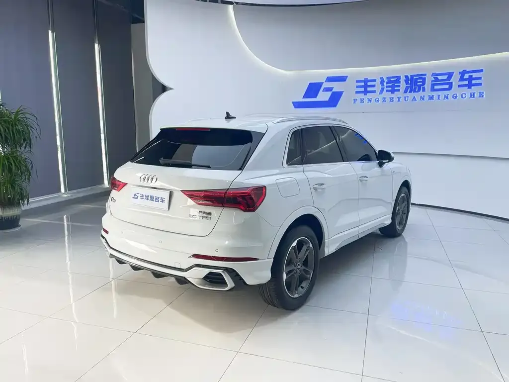 Audi Q3 2023 из CN, фото 2