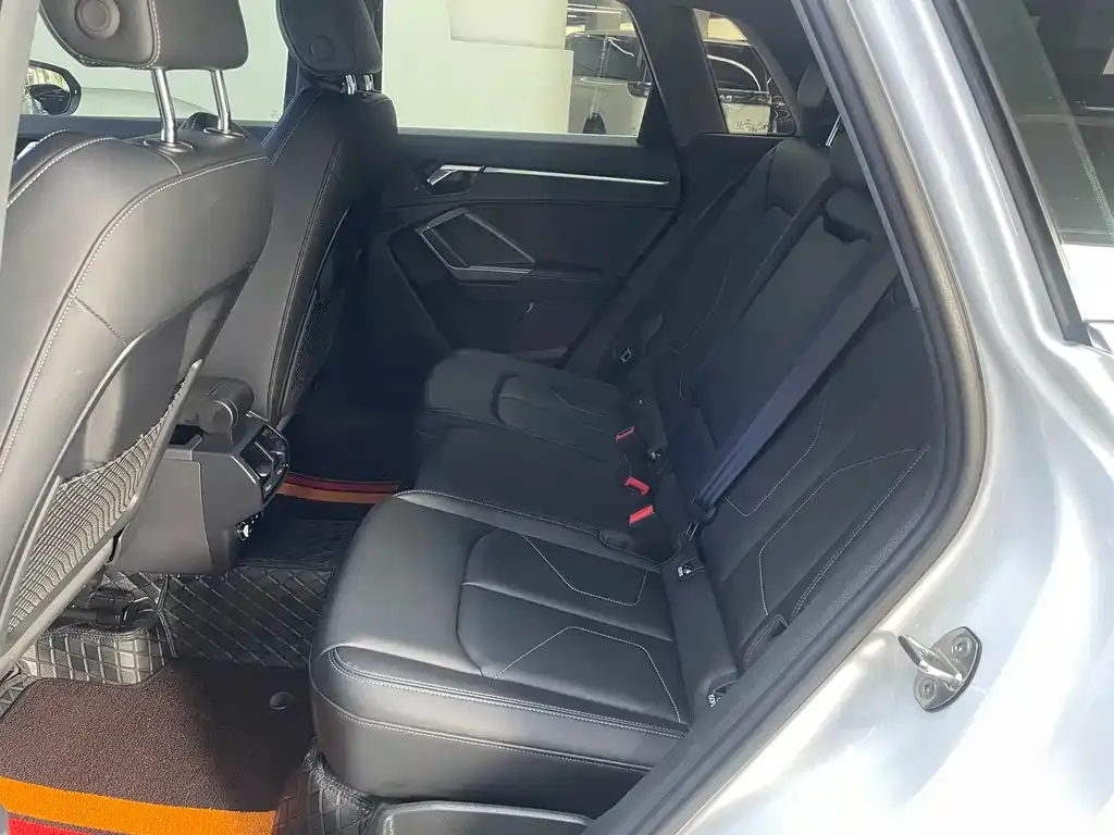 Audi Q3 2023 из CN, фото 8