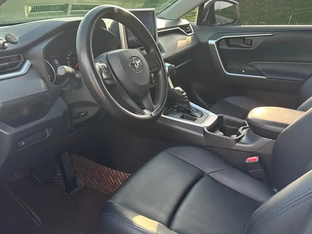 Toyota Wildlander 2023 из CN, фото 7