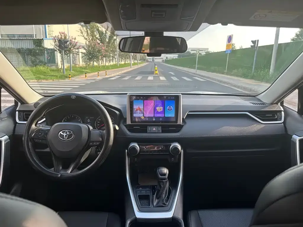 Toyota Wildlander 2023 из CN, фото 9