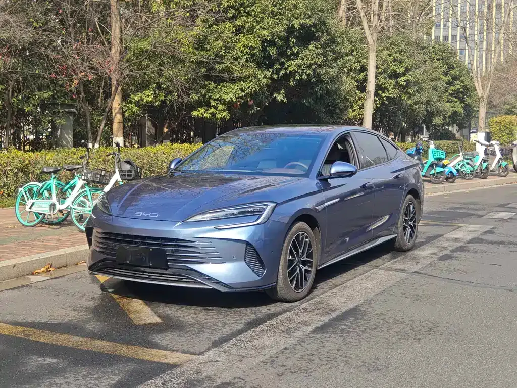 BYD Seal — фото 1