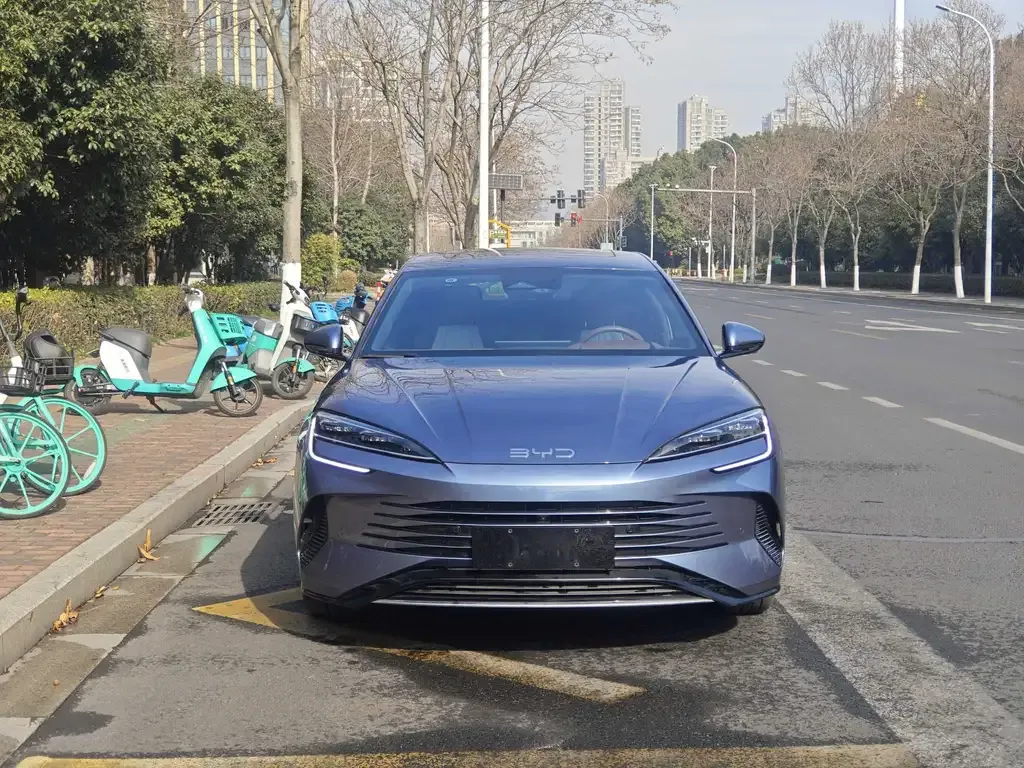 BYD Seal — фото 2