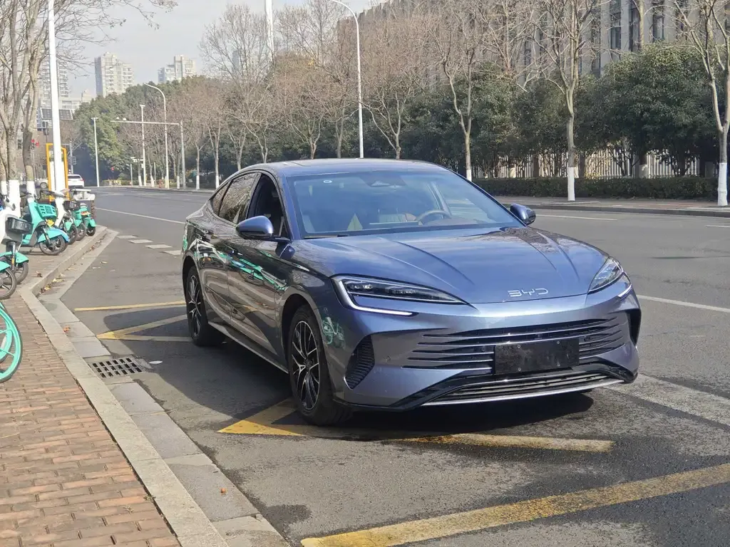 BYD Seal — фото 3