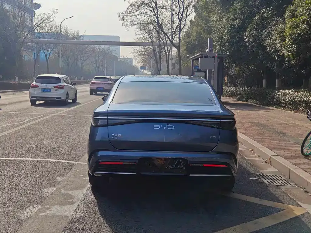 BYD Seal — фото 6
