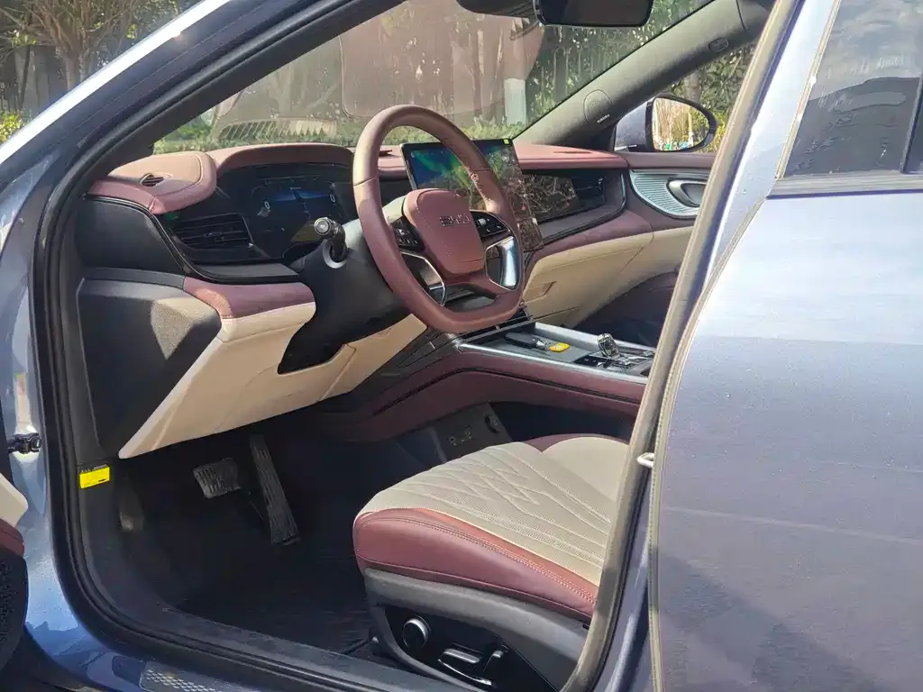 BYD Seal — фото 8