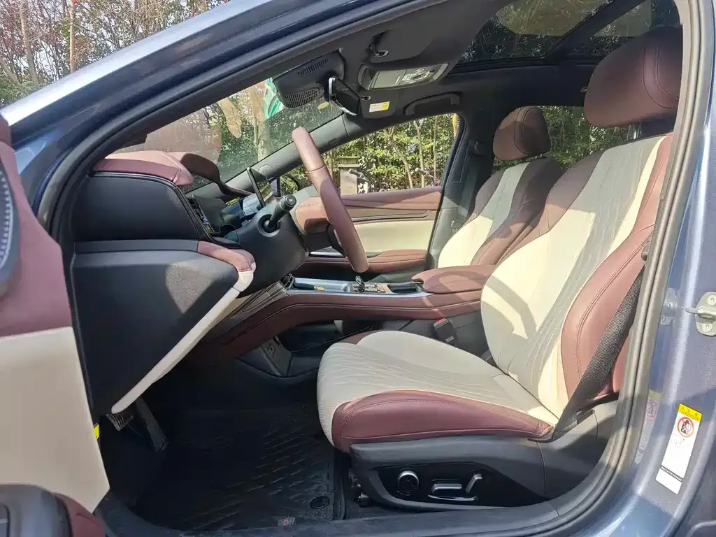 BYD Seal — фото 9