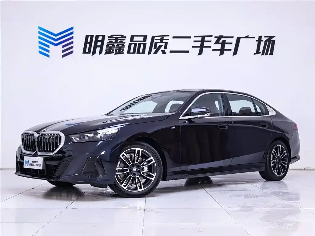 BMW 5 Series 2025 из CN, фото 2