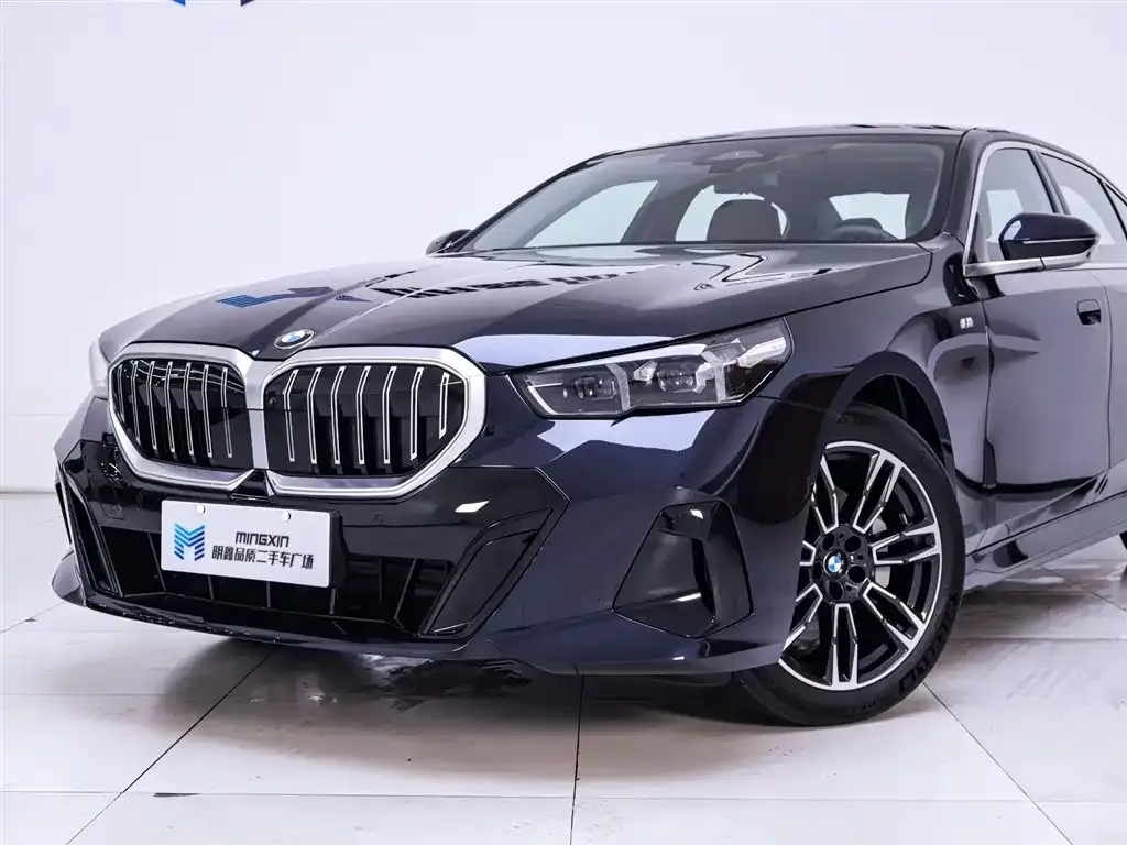 BMW 5 Series 2025 из CN, фото 3