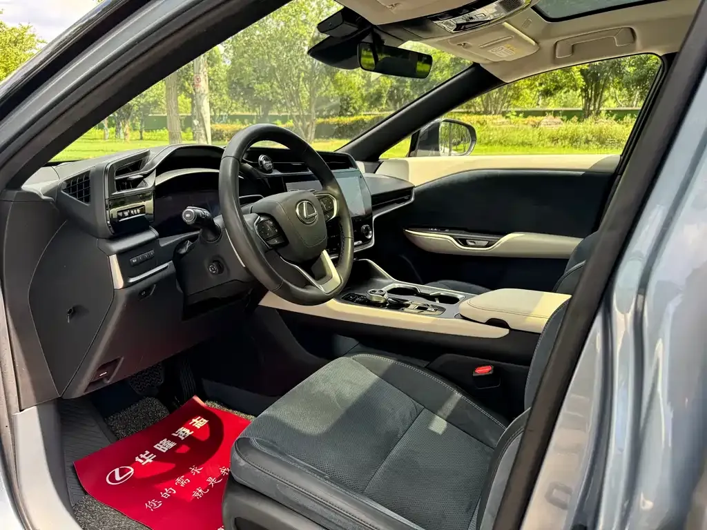 Lexus RZ 2023 из CN, фото 4