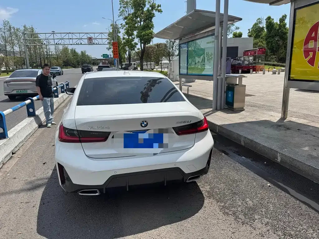 BMW 3 Series 2024 из CN, фото 8