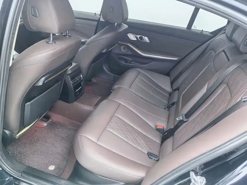 BMW 3 Series 2022 из CN, фото 9