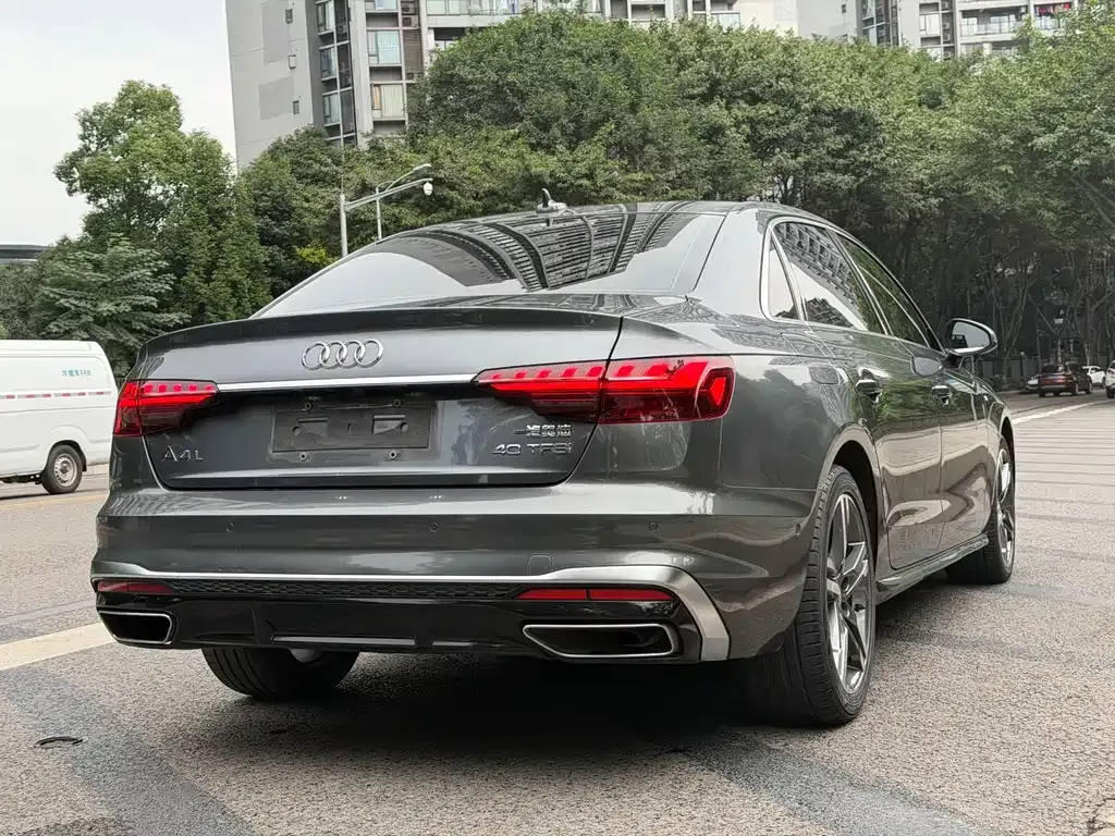 Audi A4L 2021 из CN, фото 3