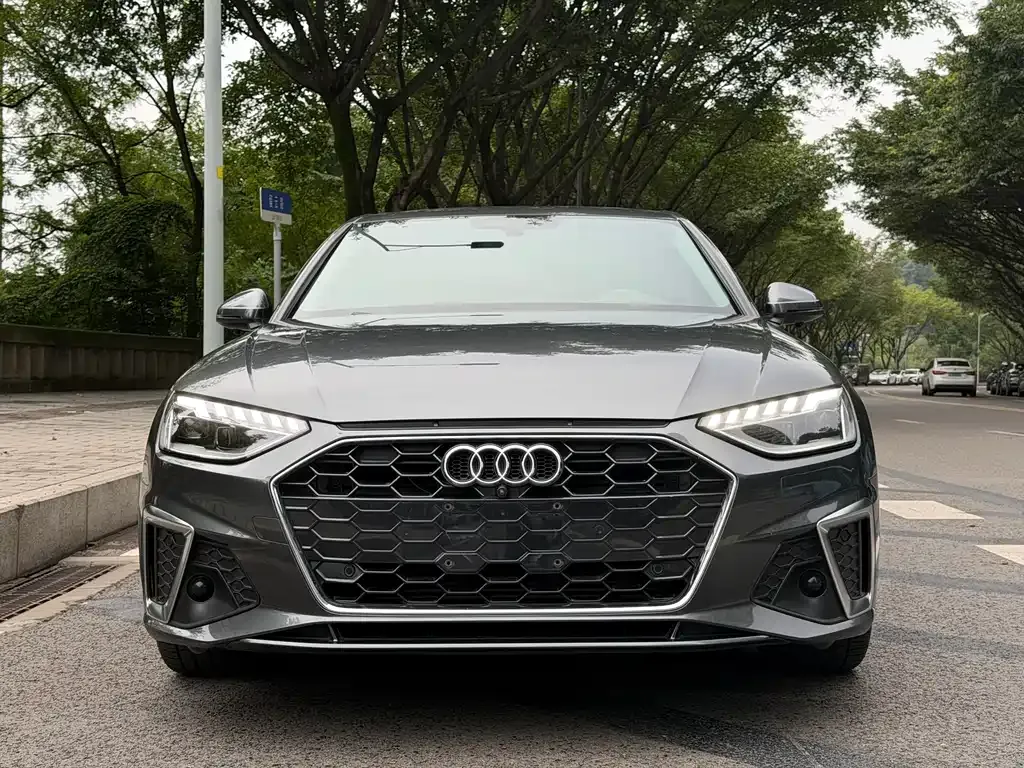Audi A4L 2021 из CN, фото 4