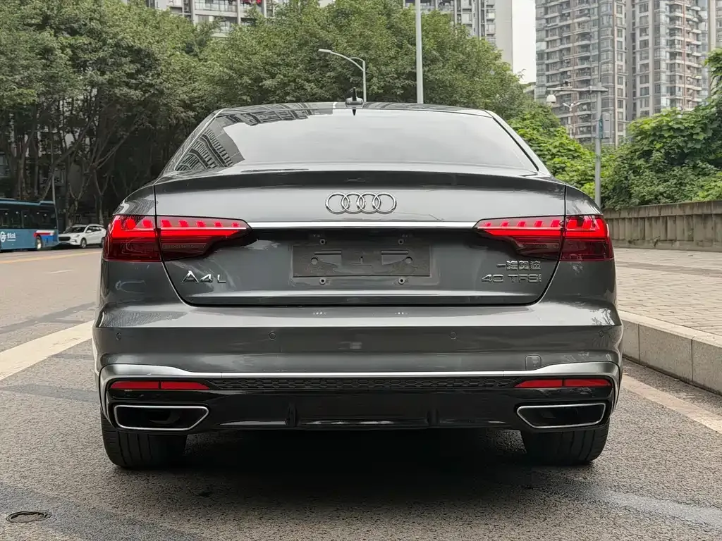 Audi A4L 2021 из CN, фото 5