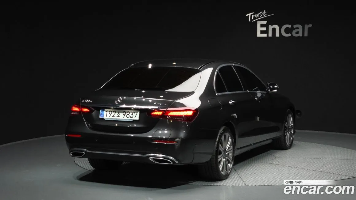 Mercedes-Benz E-Class 2023 из KR, фото 2