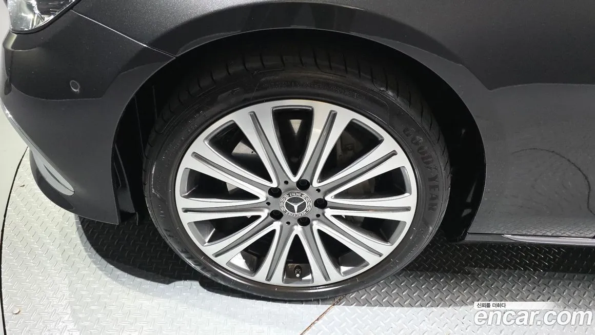 Mercedes-Benz E-Class 2023 из KR, фото 5