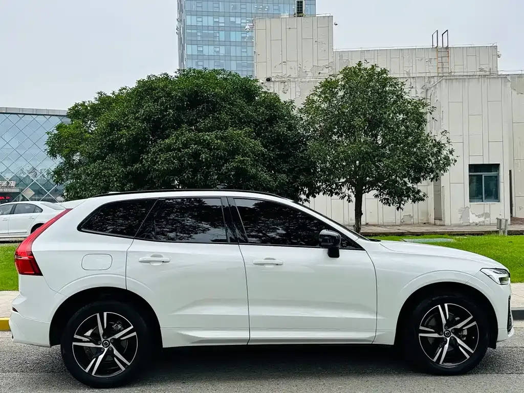 Volvo XC60 2022 из CN, фото 4