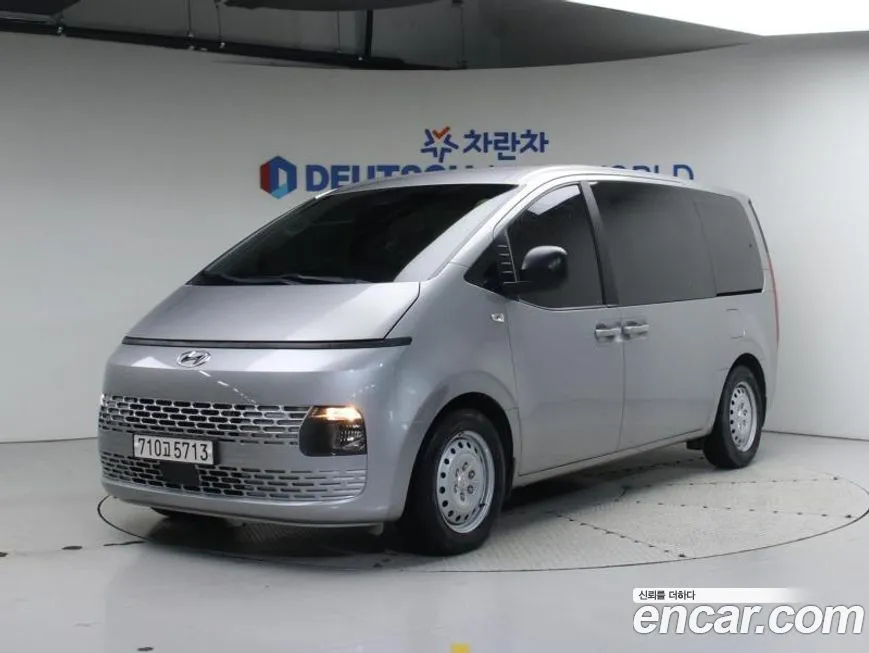Hyundai Staria — фото 1