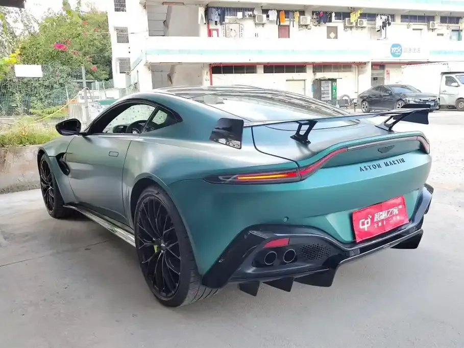 Aston Martin V8 Vantage 2022 из CN, фото 3