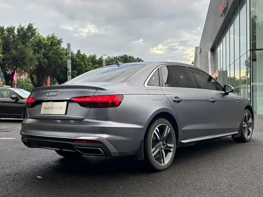 Audi A4L 2021 из CN, фото 4