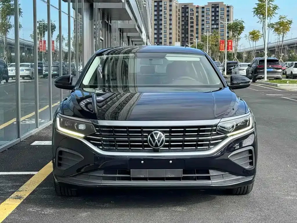 Volkswagen Passat 2022 из CN, фото 2