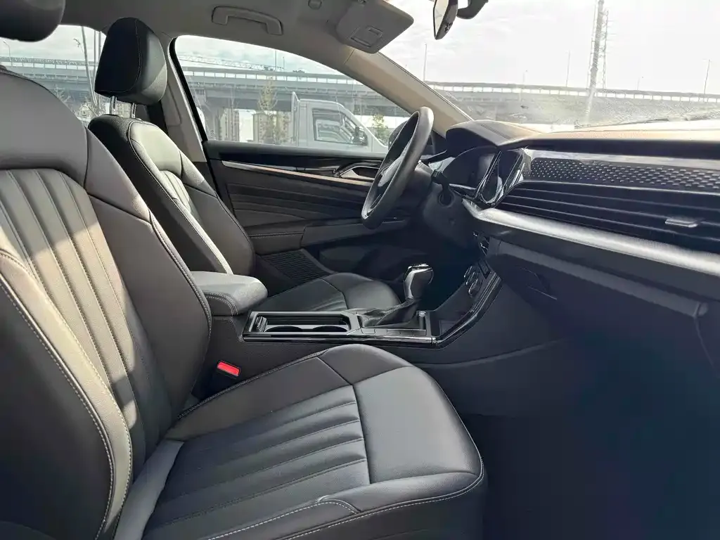 Volkswagen Passat 2022 из CN, фото 7