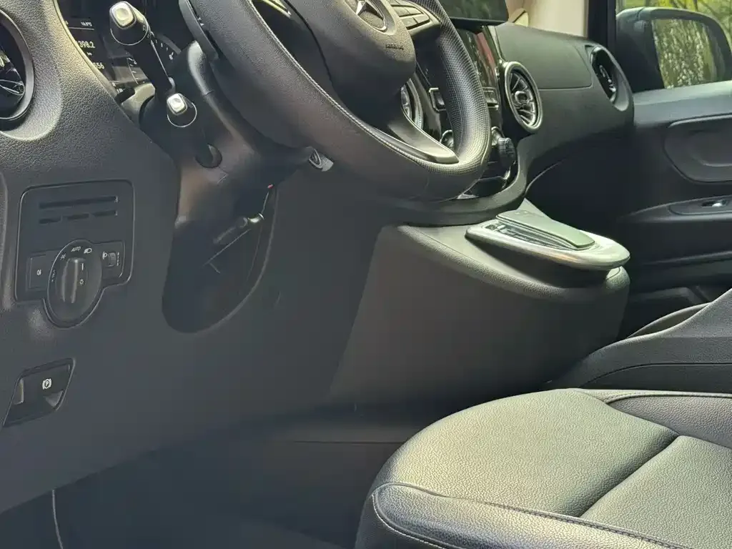 Mercedes-Benz Vito 2023 из CN, фото 4