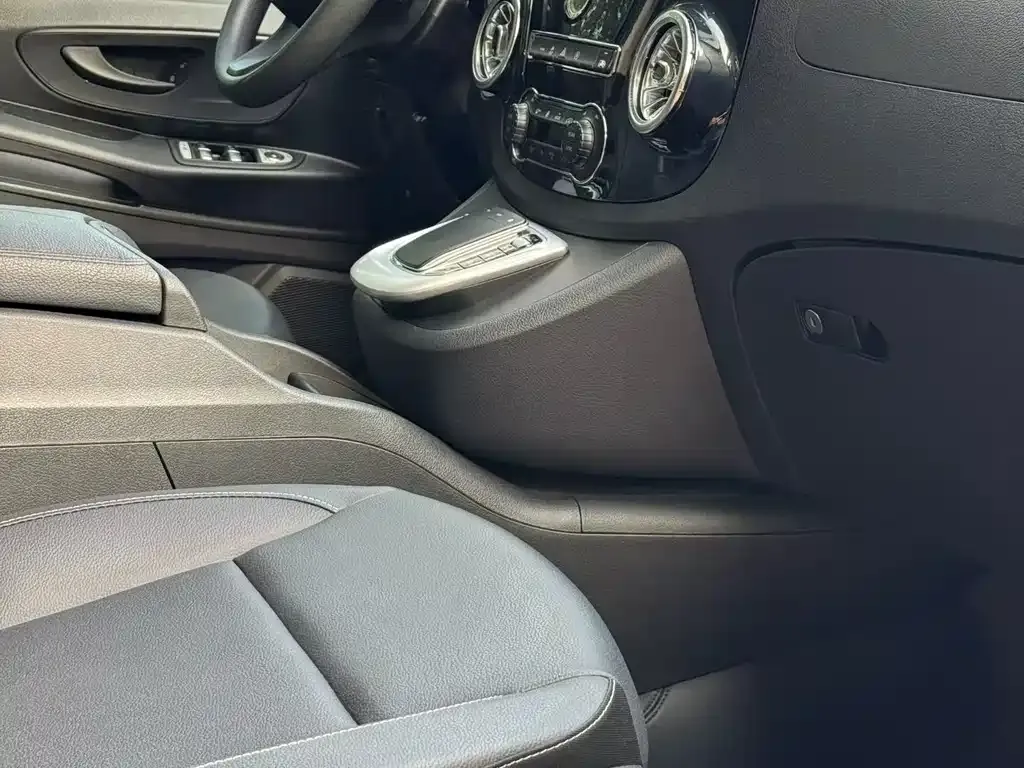 Mercedes-Benz Vito 2023 из CN, фото 5