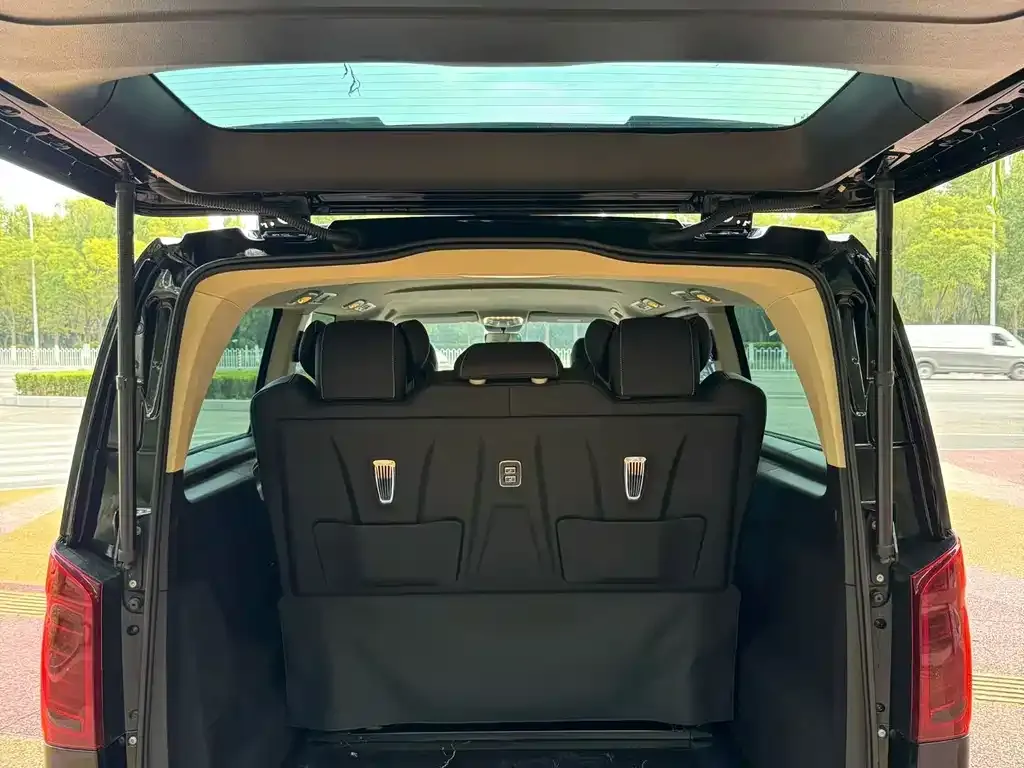 Mercedes-Benz Vito 2023 из CN, фото 8