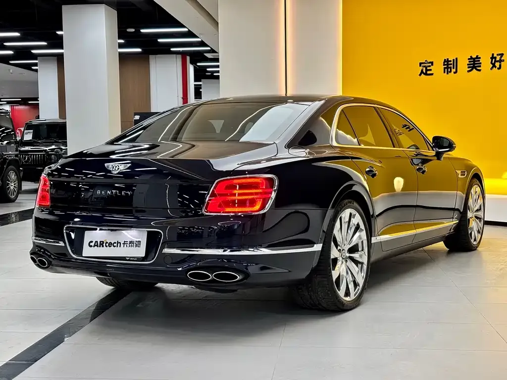 Bentley Flying Spur 2023 из CN, фото 4