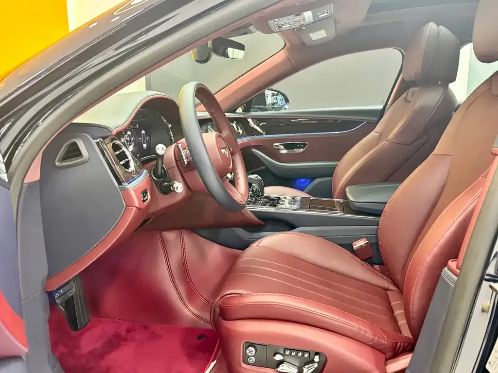 Bentley Flying Spur 2023 из CN, фото 8