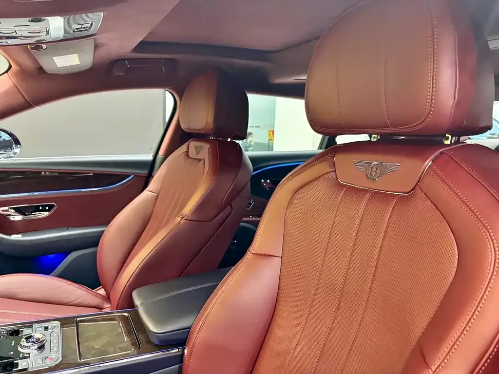 Bentley Flying Spur 2023 из CN, фото 9
