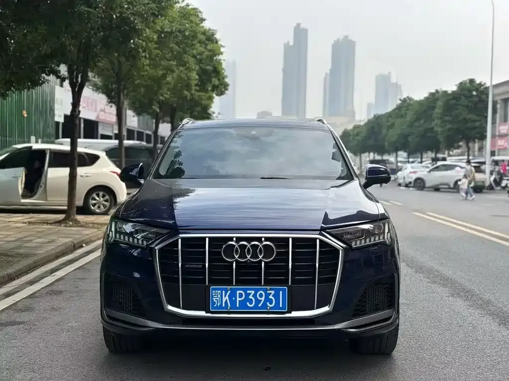 Audi Q7 2021 из CN, фото 2
