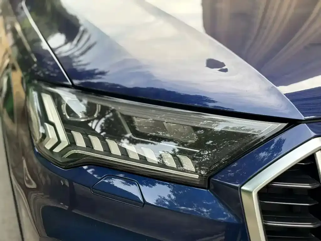 Audi Q7 2021 из CN, фото 3