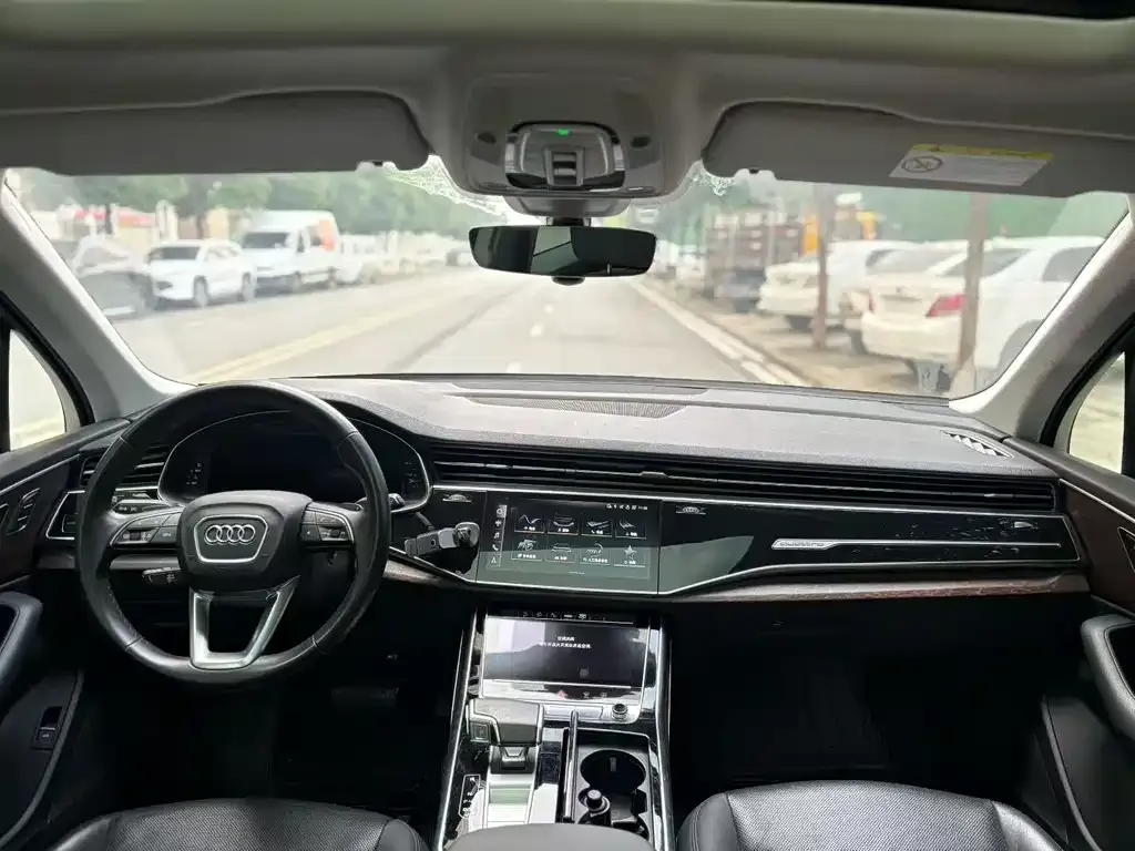 Audi Q7 2021 из CN, фото 4