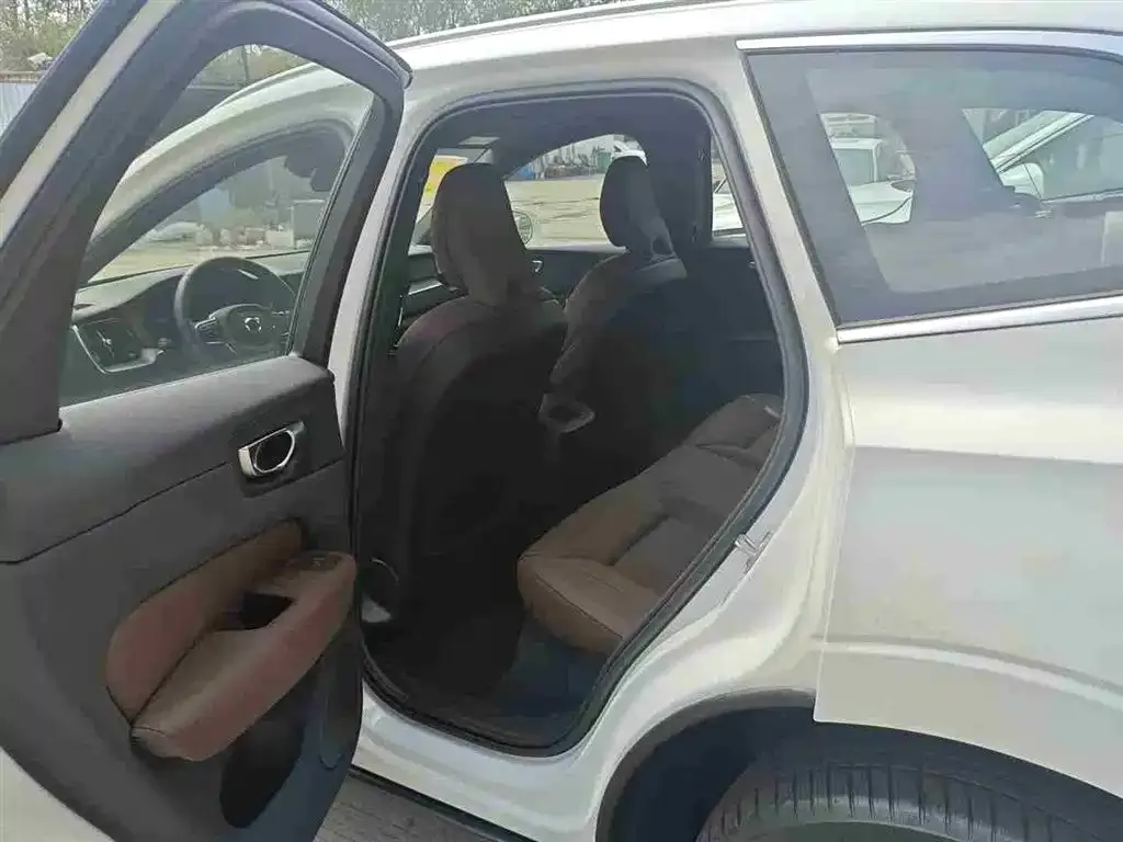 Volvo XC60 2025 из CN, фото 6