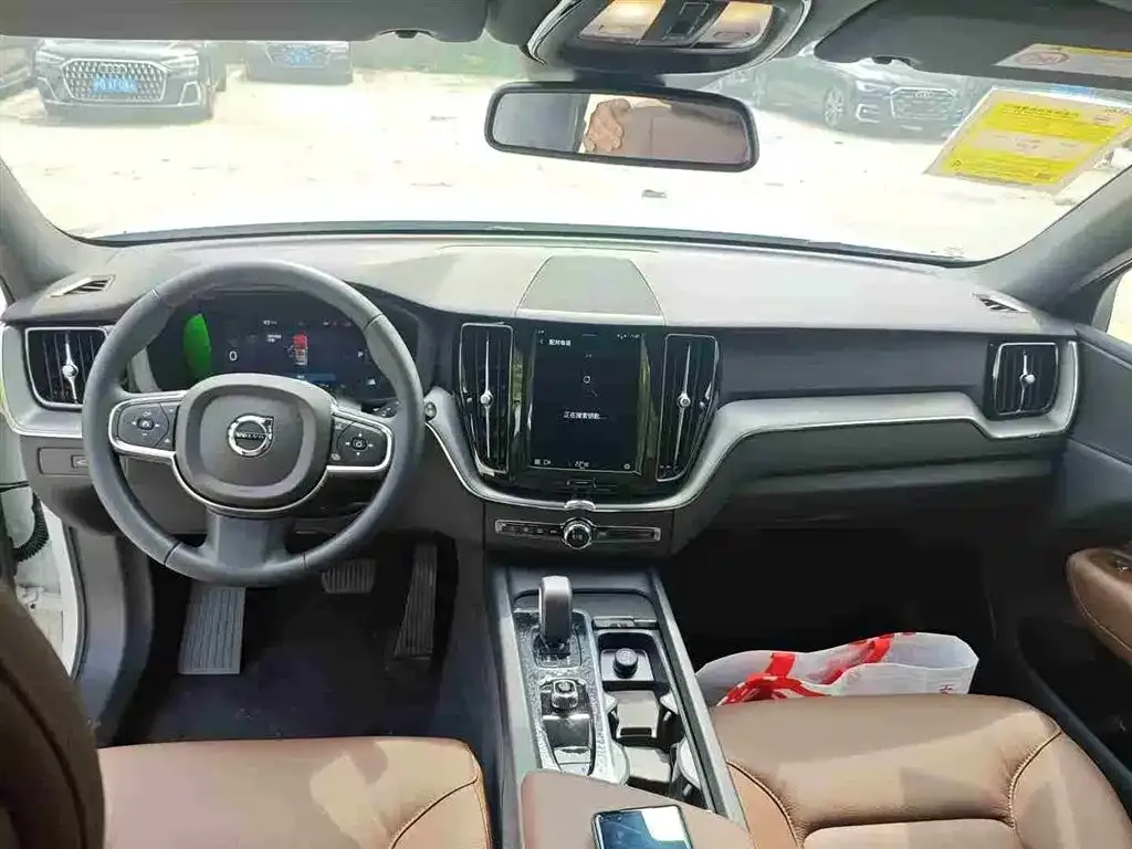 Volvo XC60 2025 из CN, фото 7