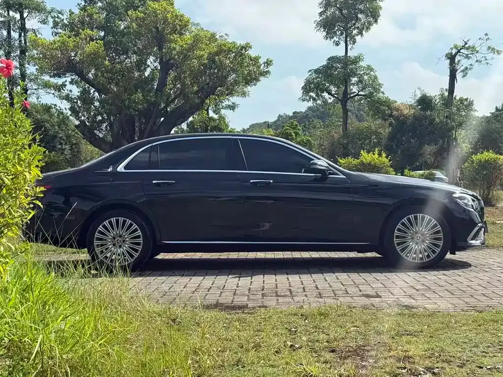 Mercedes-Benz E-Class 2023 из CN, фото 4