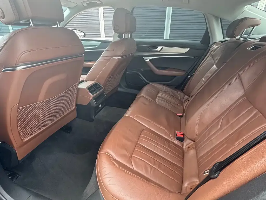 Audi A6L 2021 из CN, фото 5