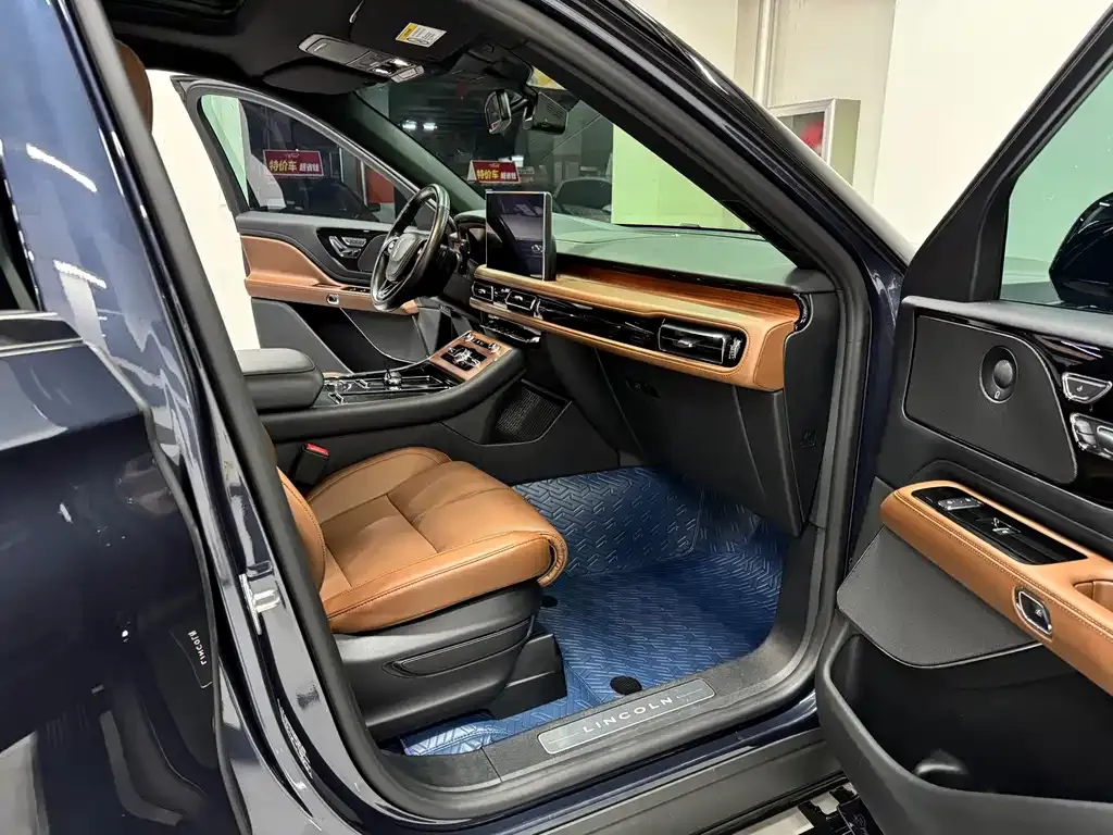 Lincoln Aviator — фото 10
