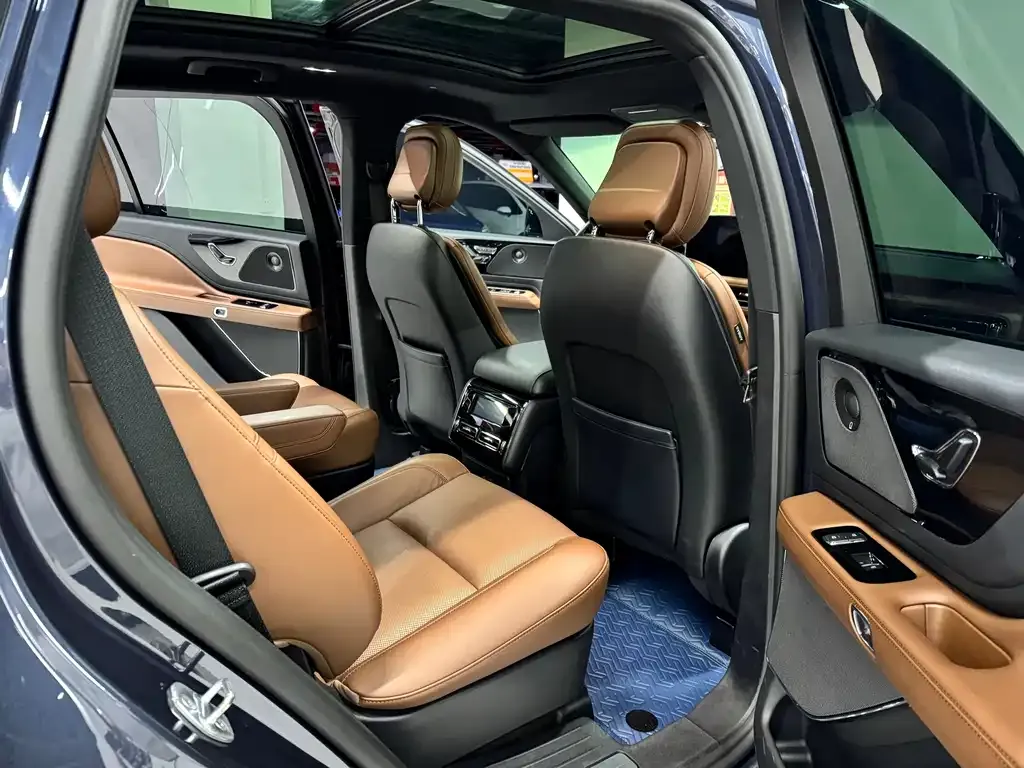 Lincoln Aviator — фото 9