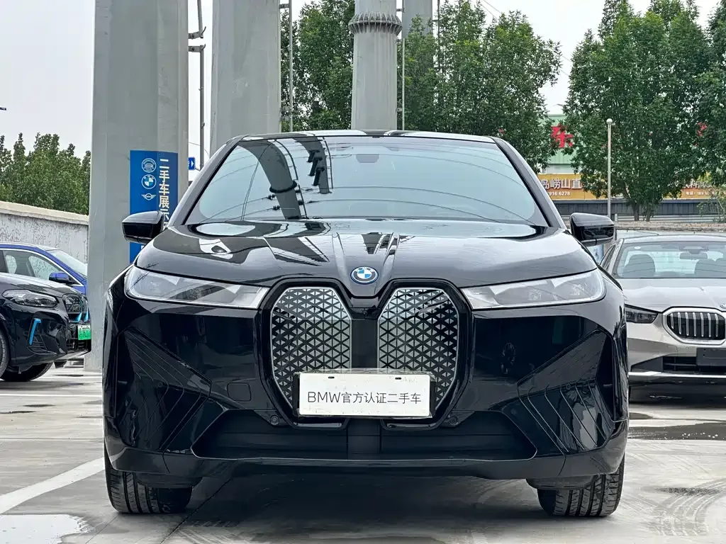 BMW iX M60