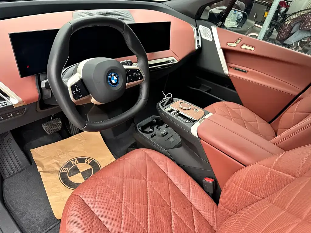 BMW iX M60 2024 из CN, фото 4