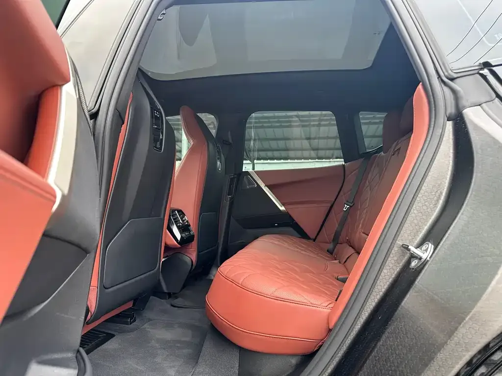 BMW iX M60 2024 из CN, фото 7