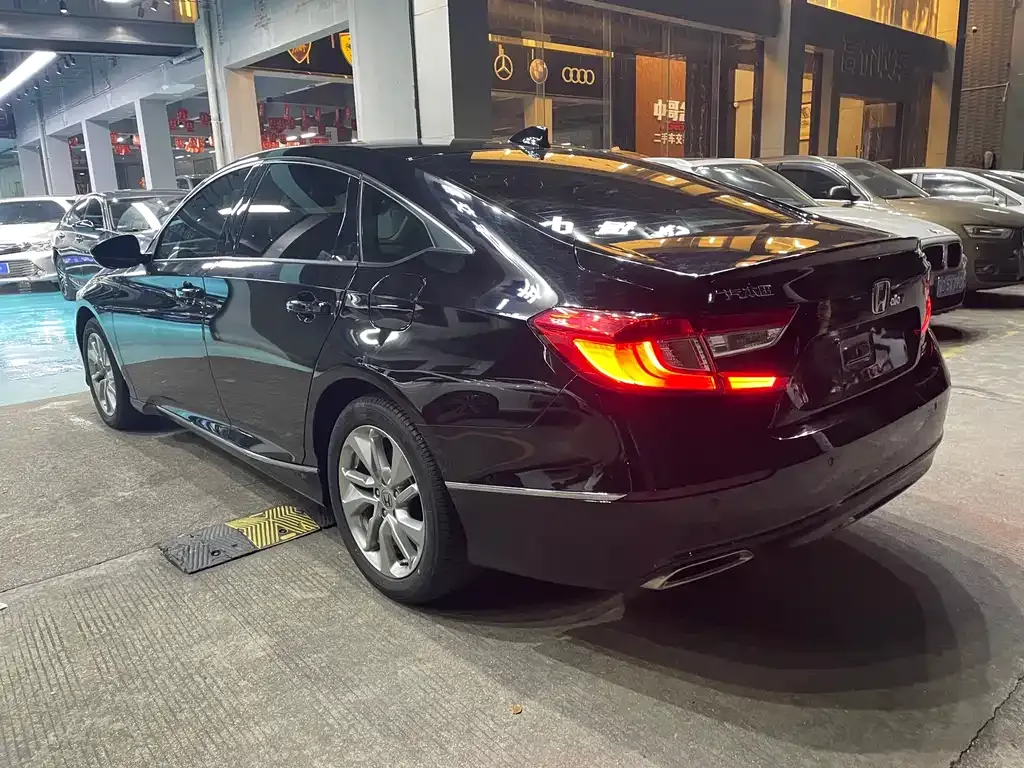 Honda Accord — фото 6